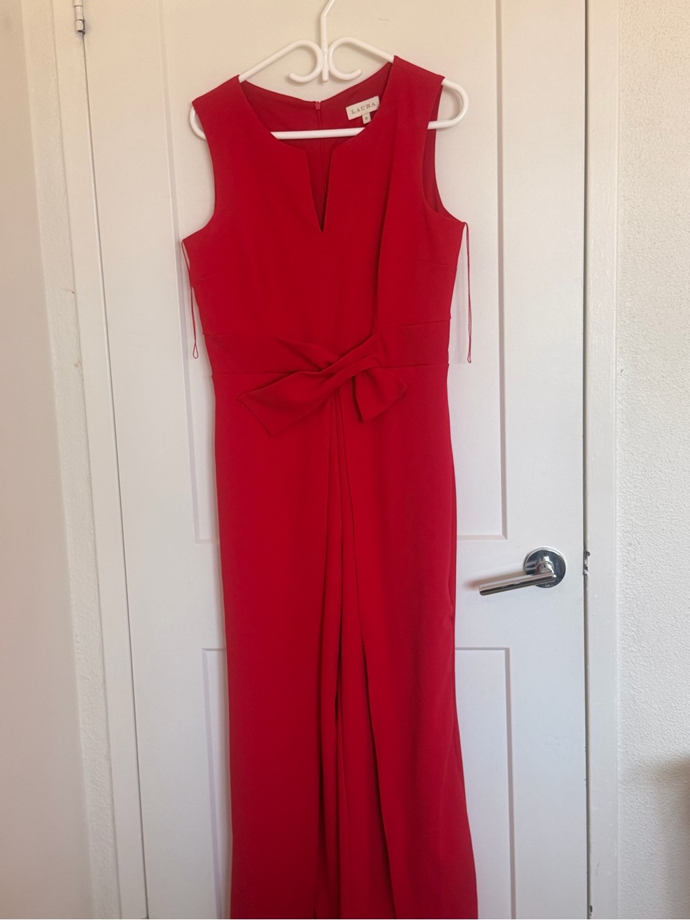 Elegant Red Sleeveless Knot-Front Maxi Dress - Picture 3 of 5